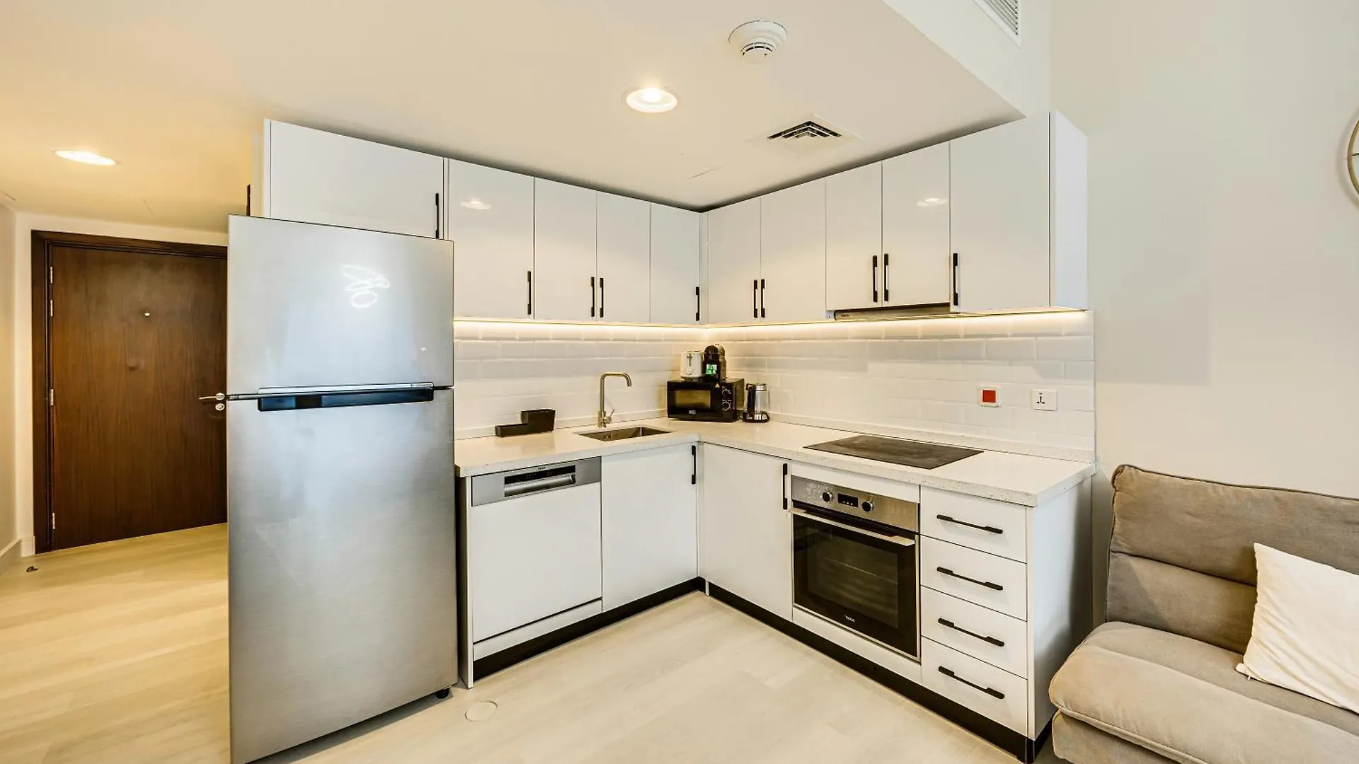 Cozy Studio In Arch Tower Jlt 두바이